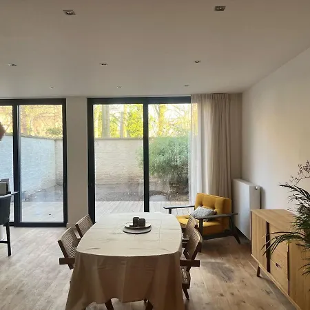 Completely Renovated Apartment *
